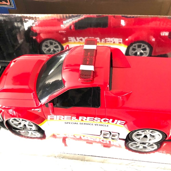 EXTREME MACHINE FORD F-150 FIRE & RASCUE CAR - Picture 4 of 6